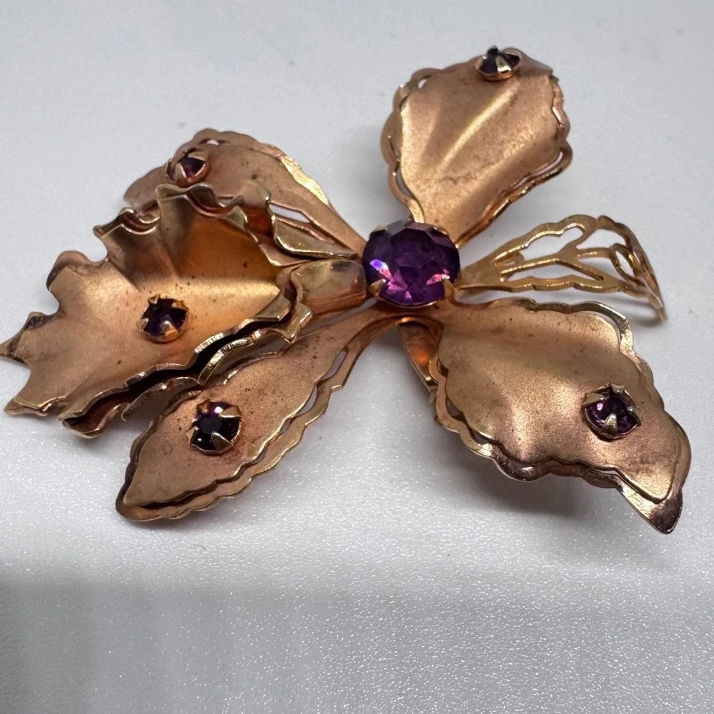 Vintage  Flower Brooch Purple Rhinestone Rose Gold Tone‎ Floral  Pin preloved